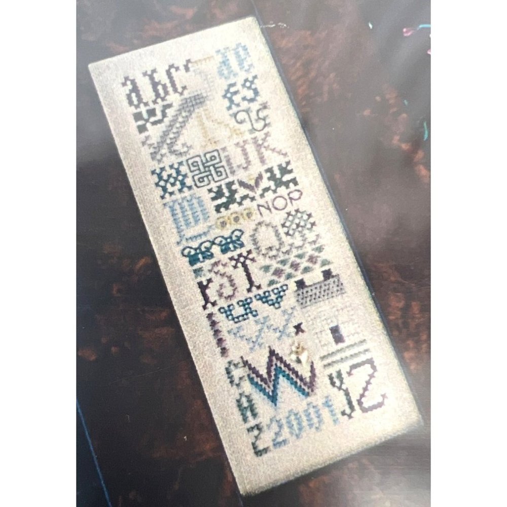 The Drawn Thread Minute Spot Counted Cross Stitch Kit With Floss & Charm